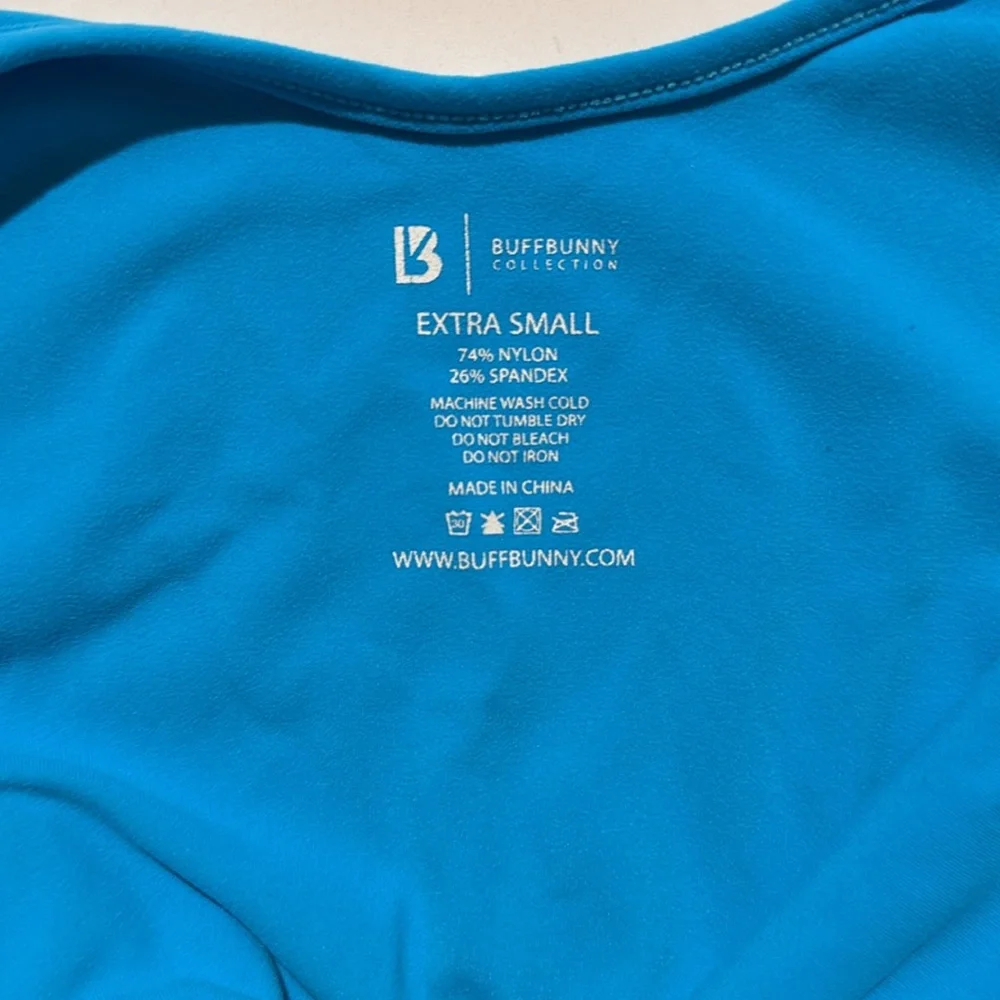Workout top - Picture 3 of 3